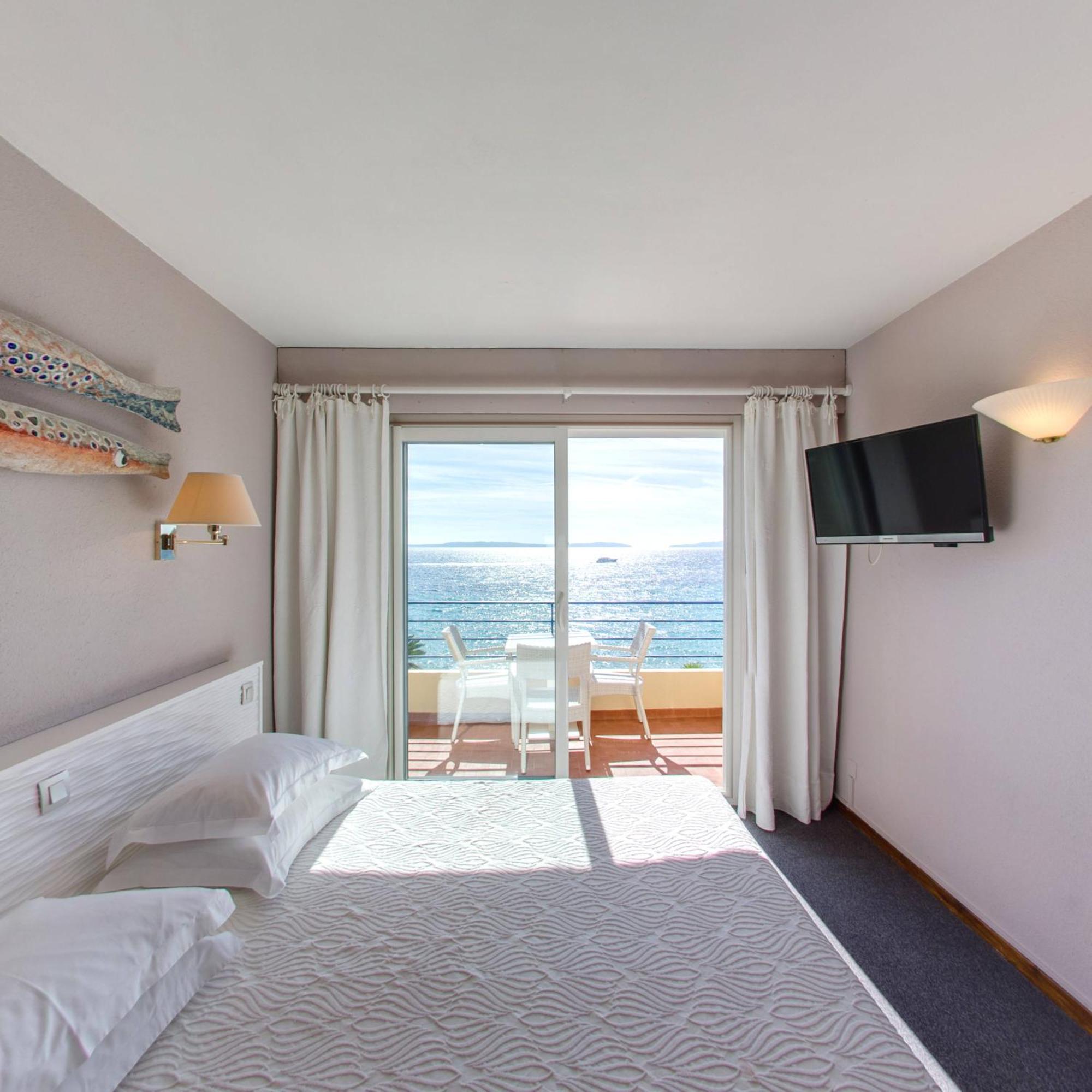 Grand Hotel Moriaz Le Lavandou Exterior photo