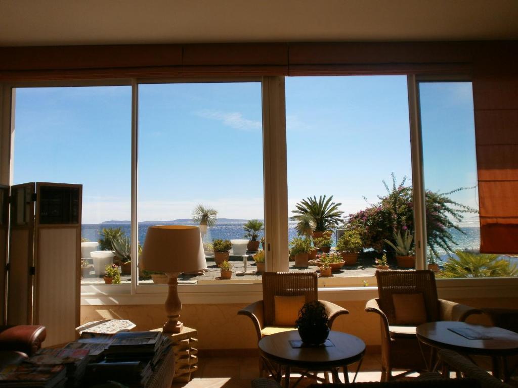 Grand Hotel Moriaz Le Lavandou Exterior photo