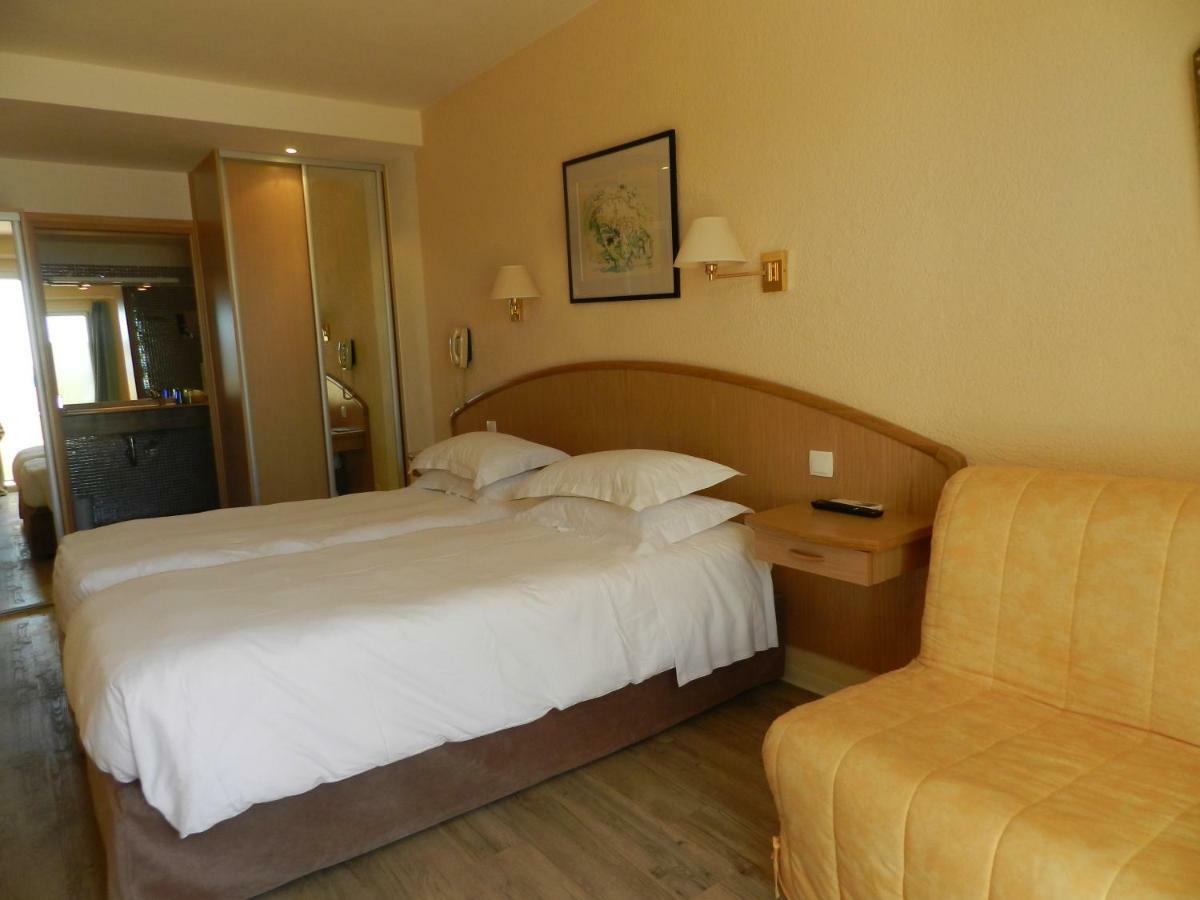Grand Hotel Moriaz Le Lavandou Exterior photo